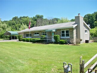 1570 Braun Rd, Belpre, OH 45714