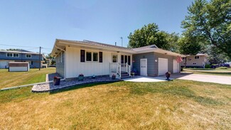 1707 Gateway Dr, Albert Lea, MN 56007