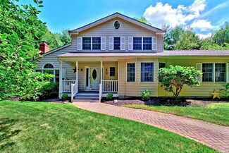 150 N Woods Dr, Wading River, NY 11792