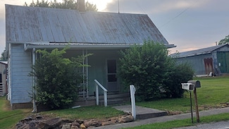 306 S State Road 145, Birdseye, IN 47513