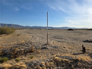 9 East Ave S, Juniper Hills, CA 93543