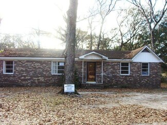 140 Forest Cir, Brunswick, GA 31520
