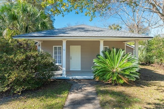 113 N 9th St, Defuniak Springs, FL 32433