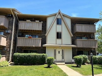 16 Echo Ct Unit 18, Vernon Hills, IL 60061