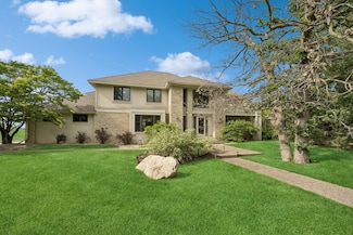 4820 W 95 1 2 St, Bloomington, MN 55437
