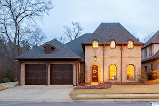 1660 Warren Ln, Vestavia, AL 35243