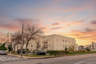 525 Beach 138th St Unit A2, Belle Harbor, NY 11694