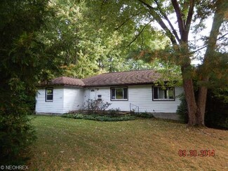 1186 Meadowview Rd, Kent, OH 44240