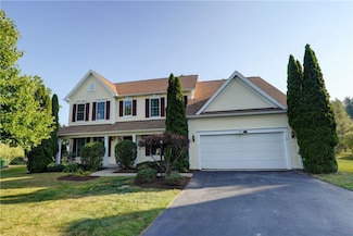 8 Soho Cir, Pittsford, NY 14534