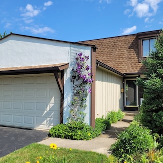 10 Hawthorne Square, Indian Head Park, IL 60525