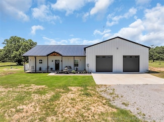 10513 Evans Rd, Marietta, OK 73448