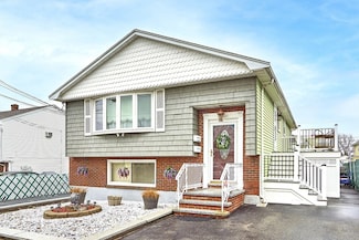 45 Dawes St, Revere, MA 02151
