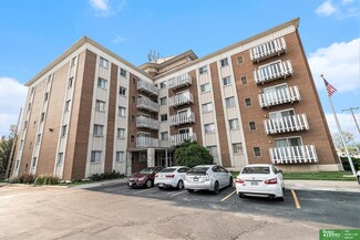 500 S 37th St Unit 204, Omaha, NE 68105