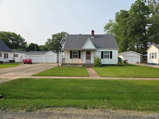 1450 Mulliken St, Carlyle, IL 62231