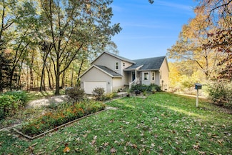 10930 Settlewood Dr SE, Lowell, MI 49331