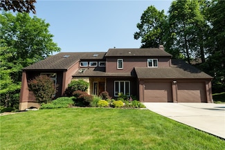 404 Pine Villa Dr, Gibsonia, PA 15044