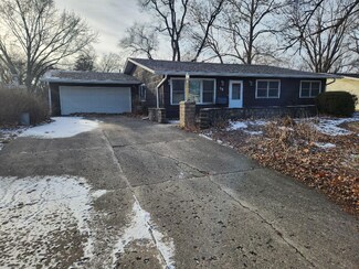 15 Seneca Dr, Montgomery, IL 60538