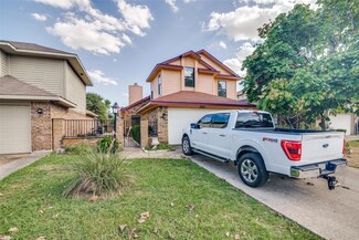 3822 Clover Hill Ln, Carrollton, TX 75007