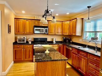 41 West St, Newton, MA 02458
