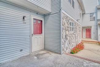 149 Keswick Dr, Piscataway, NJ 08854