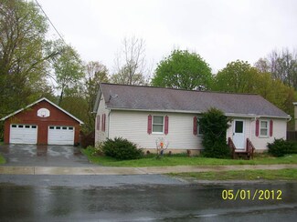 86 School St, Cheshire, MA 01225