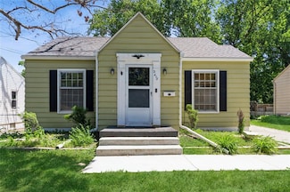 2615 34th St, Des Moines, IA 50310