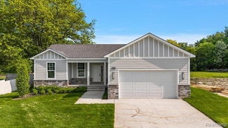 7268 Elizabeth Lake Rd, Waterford Township, MI 48327