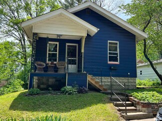 1903 W 10th St, Davenport, IA 52804