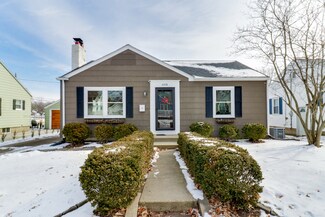 608 S Florence Ave, Bloomington, IL 61701