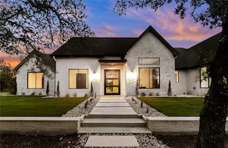 208 Stonegate Ln, Dripping Springs, TX 78620