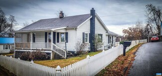 2110 Chestnut St, Staunton, VA 24401