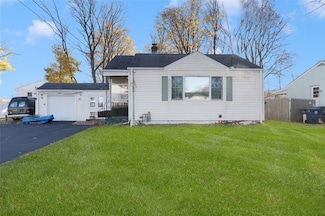 70 Vanderbilt Rd, Warwick, RI 02886