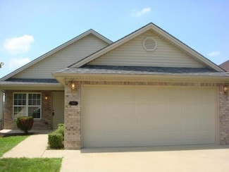 213 Black Water Ln, Lexington, KY 40511