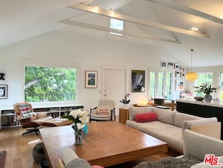 260 Entrada Dr, Santa Monica, CA 90402