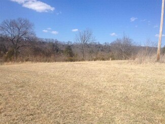 16957 Louisville Rd, Smiths Grove, KY 42171