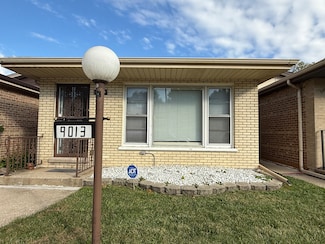 9013 S Kingston Ave, Chicago, IL 60617