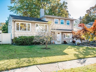 40 Cypress Dr, Colonia, NJ 07067