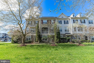 742 Collington Ct, Woodbridge, VA 22191