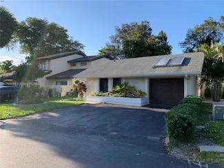 8271 SW 39th Ct, Davie, FL 33328