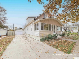 4814 Poppleton Ave, Omaha, NE 68106