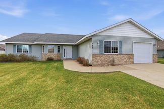 724 4th St NW, Richmond, MN 56368