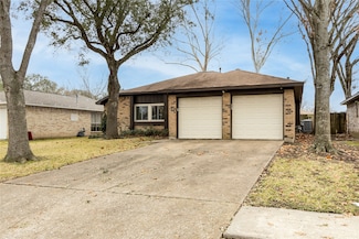 430 Village Creek Dr, Webster, TX 77598