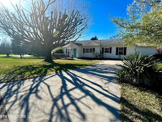 221 N Hobbs Rd, Knoxville, TN 37934
