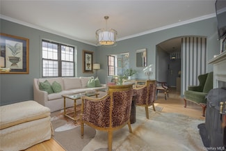 824 Bronx River Rd Unit 4B, Bronxville, NY 10708