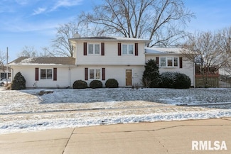 4082 Brunswick Dr, Bettendorf, IA 52722