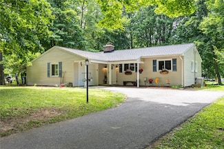 28 Crossfield Rd, Fairport, NY 14450