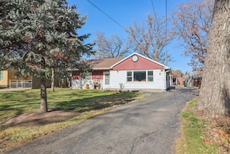 504 W Park Ave, Round Lake, IL 60073