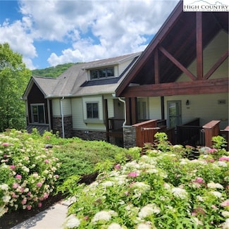 162 Red Deer Run Unit D, Banner Elk, NC 28604