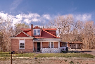 128 W 4th St, Walsenburg, CO 81089
