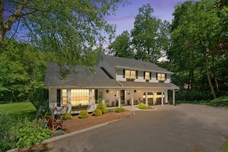 136 Knorr Rd, Monroe, CT 06468